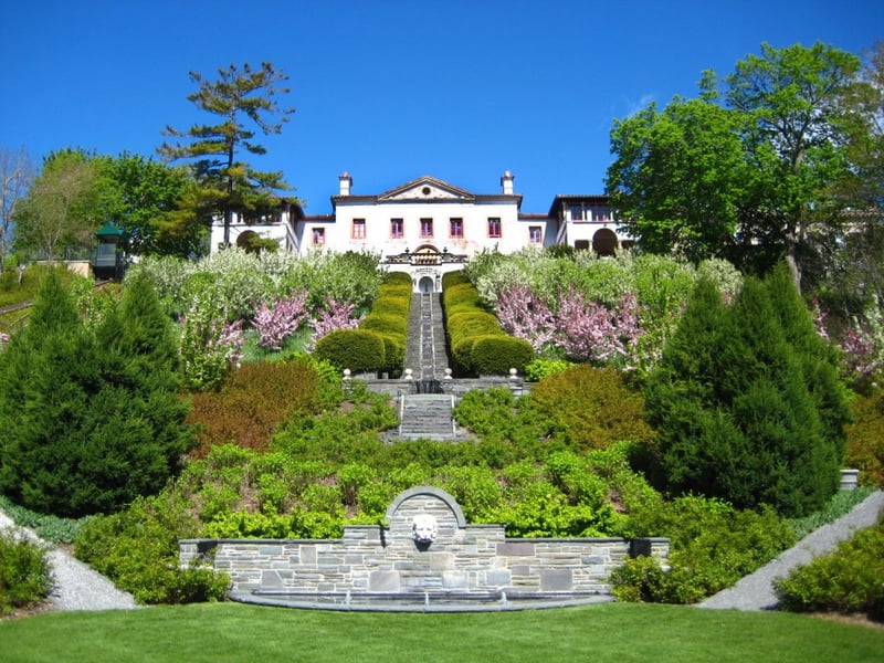 Villa Terrace Museum &amp; Gardens